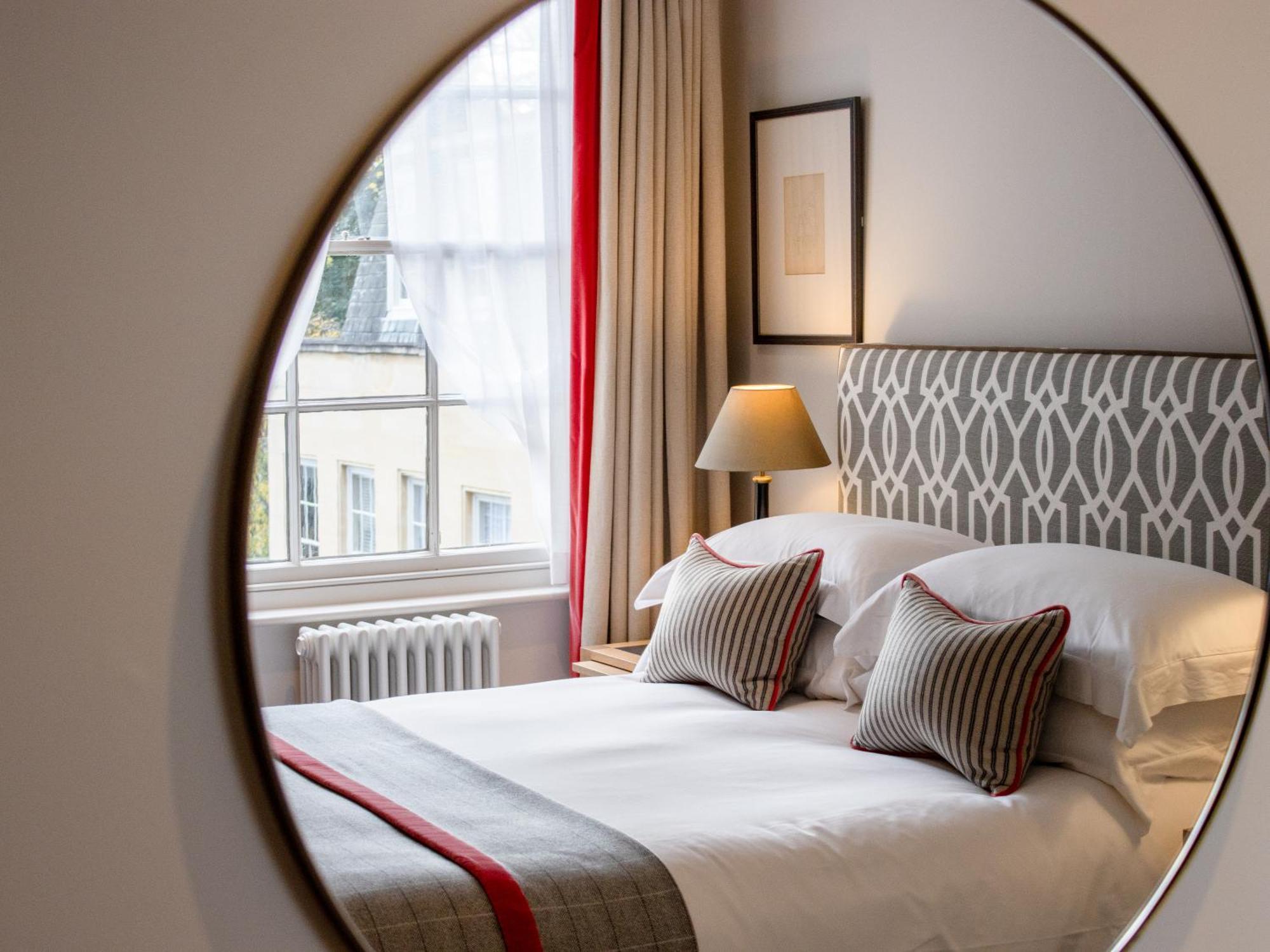 Old Bank Hotel Oxford Kültér fotó A bedroom at the hotel