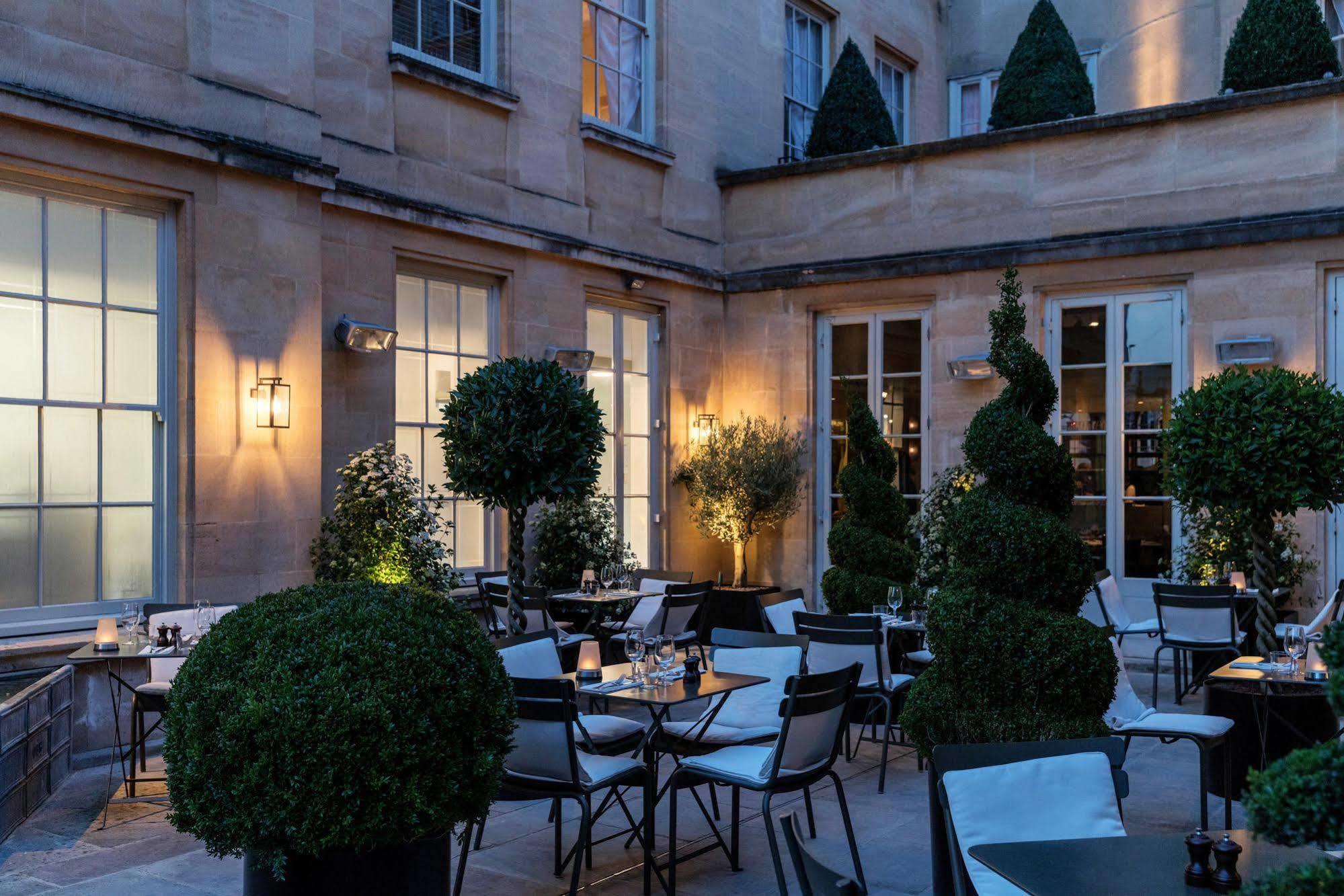 Old Bank Hotel Oxford Kültér fotó The courtyard at The Ivy, Bath